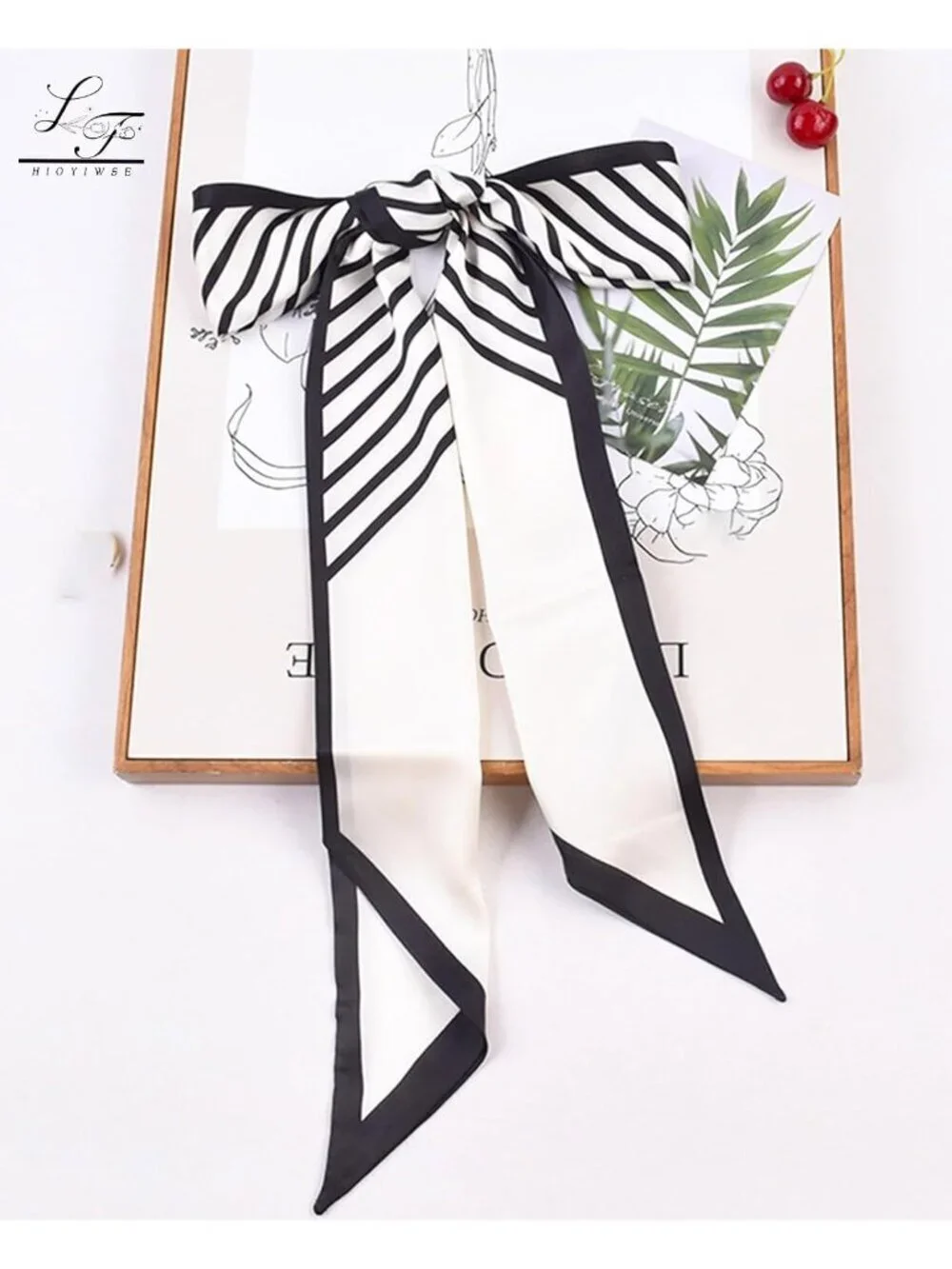 Women's White-A Printed Square Headscarf Bandanas Hair Scarf Neck Scarves